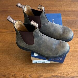 Blundstone Men's Distressed Brown Leather Boots